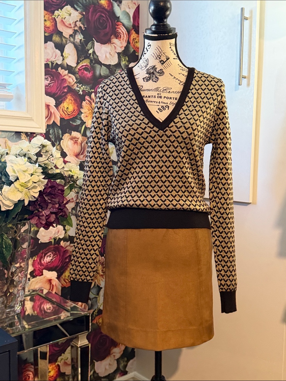 Zara Brown and Tan Geometric V-Neck Sweater